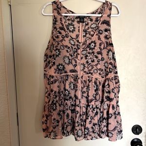 Super cute Torrid sleeveless top.